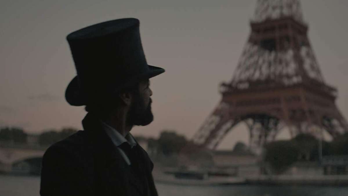  Das französische Kino-Drama „Eiffel in Love“ zeigt, wie der Titelheld seinen Turm baut. Die fiktive Frau, die ihn dazu inspiriert, bleibt reine Dekoration. 