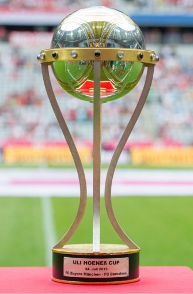 ... er wird 60. Als Geschenk des FC Bayern findet am 24. Juli 2013 das Spiel um den „Uli Hoeneß Cup“ statt. Der Erlös wird wohltätigen Zwecken gespendet.
