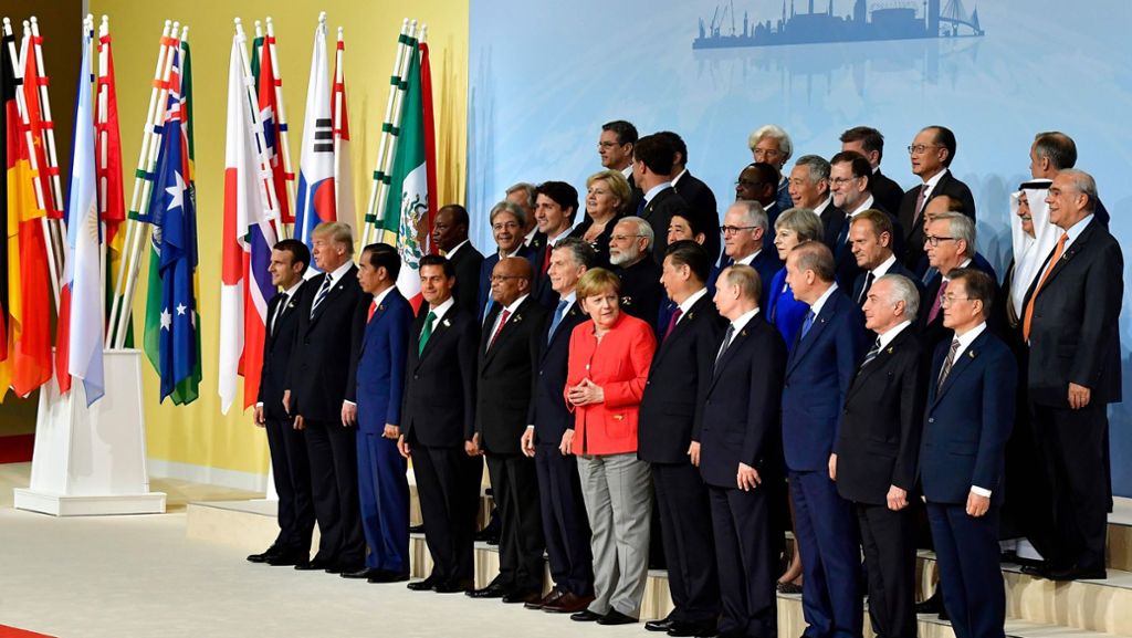 G20-Gipfel in Hamburg: Donald Trump steht nur kurz am Rande