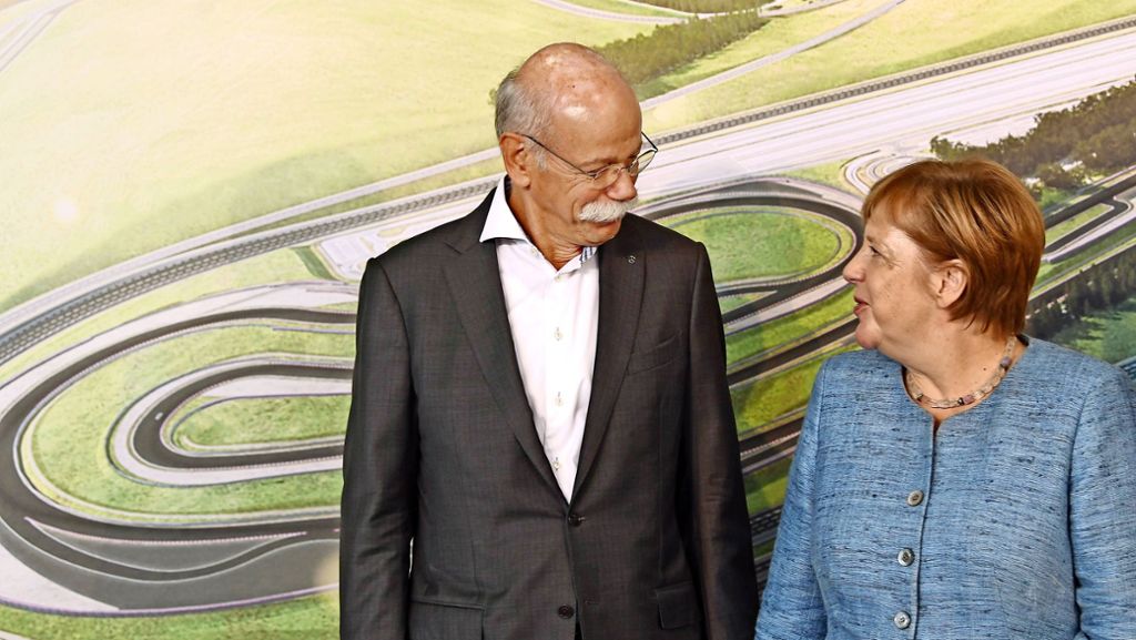  Der Stuttgarter Autobauer Daimler eröffnet ein neues Forschungs- und Testzentrum in Immendingen (Kreis Tuttlingen) für rund 200 Millionen Euro. Warum die Kanzlerin darin auch ein Stück Wiedergutmachung sieht. 