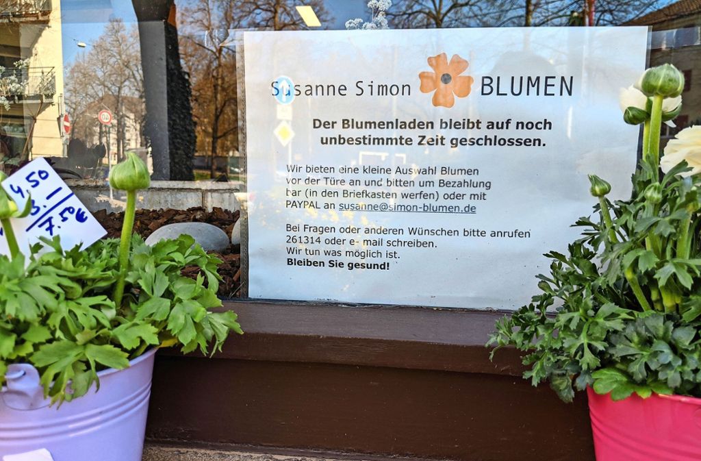 Susanne Simon setzt vor ihrem Blumenladen auf Vertrauen und macht gute Erfahrungen damit.