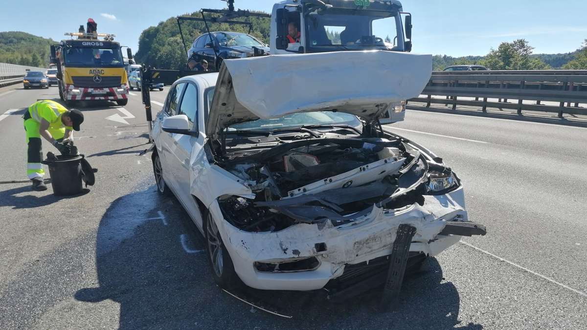 Zwischen Stuttgart  und Leonberg: Unfall mit fünf Fahrzeugen auf der A8