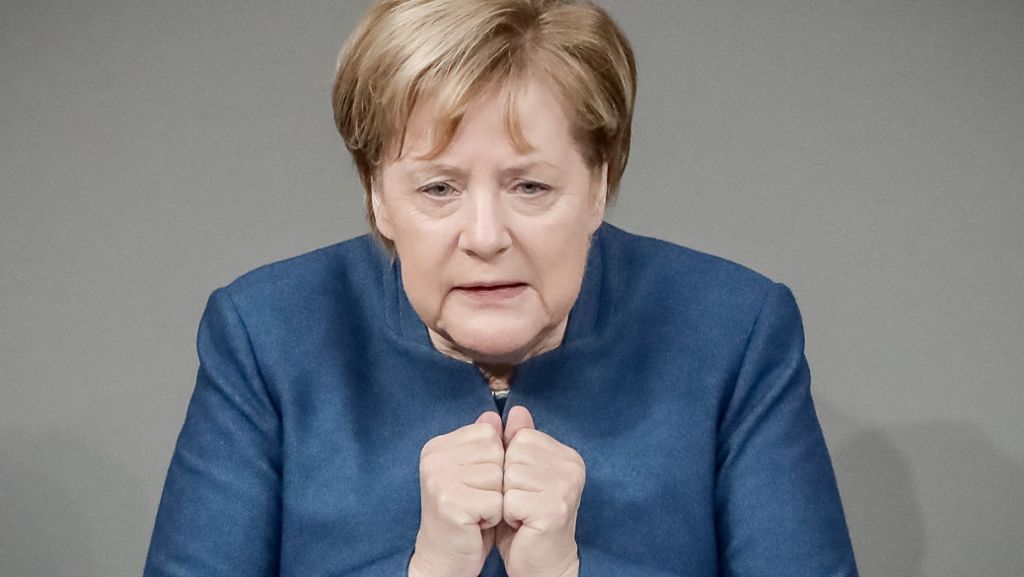 Generaldebatte im Bundestag: Merkel kämpft für den Migrationspakt