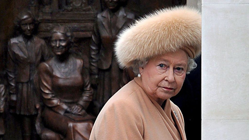 Schneiderin Angela Kelly verrät: Die Queen trägt keinen echten Pelz mehr