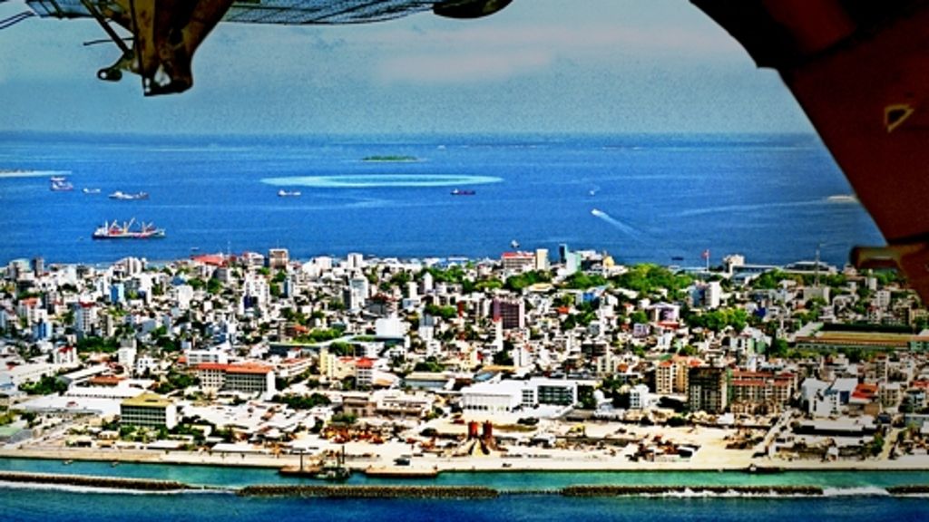  Die Malediven sind offizielles Partnerland der Tourismesse ITB. Doch die Urlaubinseln im Indischen Ozean haben politische Schattenseiten, berichtet der StZ-Korrespondent Willi Germund. 