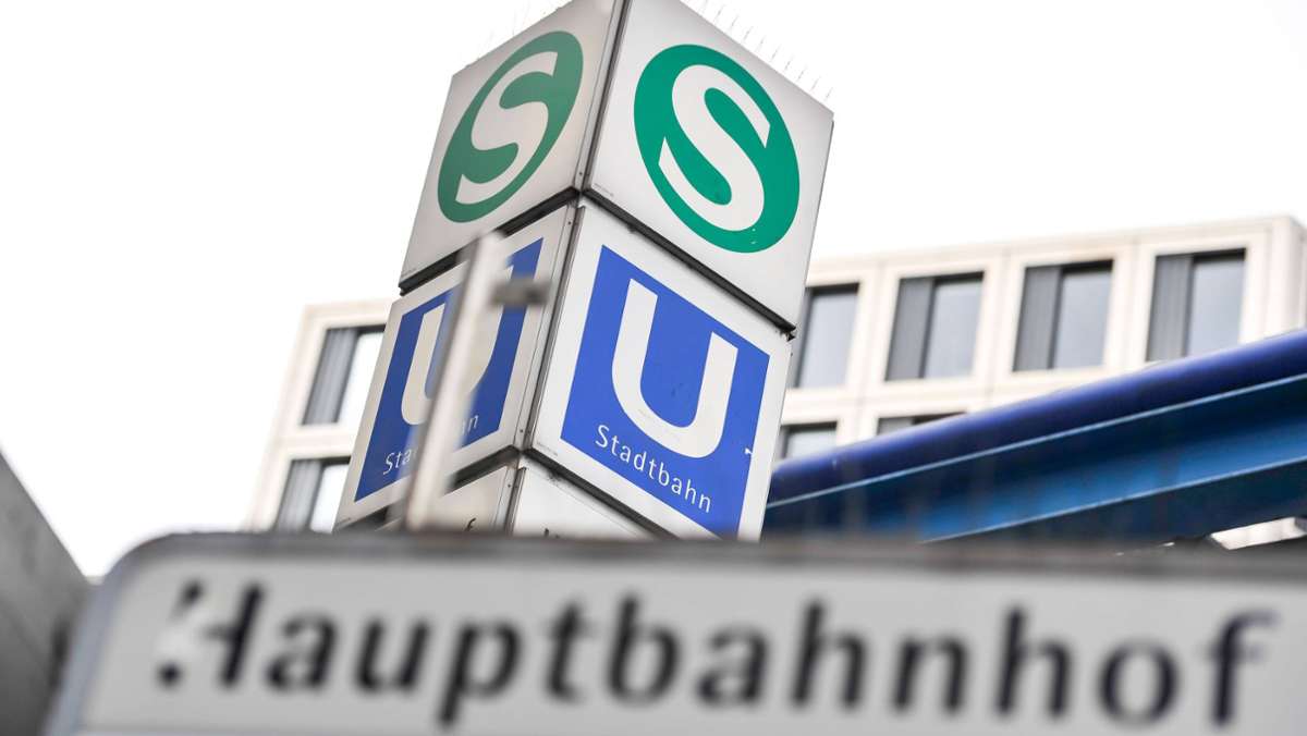 Stuttgart: Unbekannter belästigt 18-Jährige in S-Bahn
