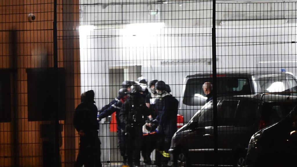 Frankreich: Inhaftierter Islamist verschanzt sich mit Lebensgefährtin in Gefängnis