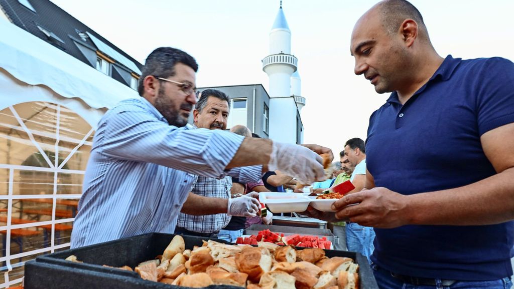 Herrenberg: Im Ramadan  12 000 Essen verteilt