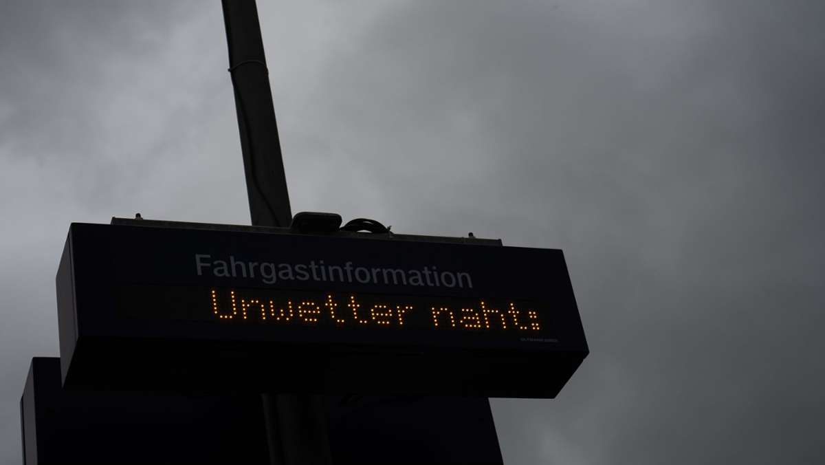  In weiten Teilen Deutschlands kommt es aufgrund des Sturmtiefs zu teils großen Einschränkungen im Bahnverkehr. Auch Baden-Württemberg ist betroffen. 