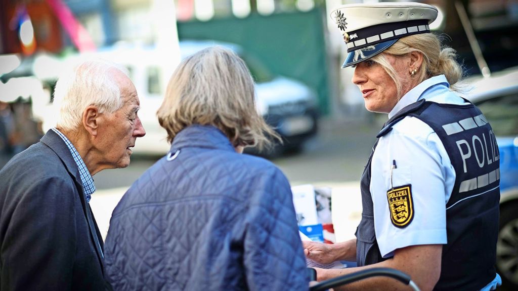Stuttgart: Mit diesen Tricks legen Betrüger Senioren herein