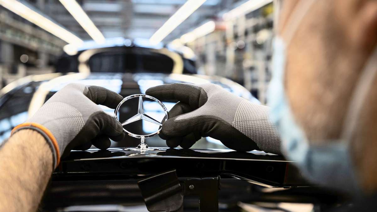 Stuttgarter Autobauer: Daimler im zweiten Quartal auch unterm Strich mit Milliardenverlust