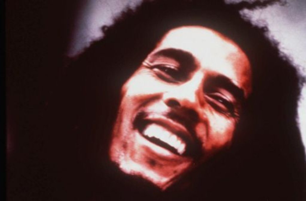 Marleys Musik ist mit der Rastafari-Religion verbunden, die sich auf die Bibel beruft und auf eine Rückkehr der Schwarzen nach Afrika hofft. Im November 1980 tritt er zum Rastafari-Glauben über.