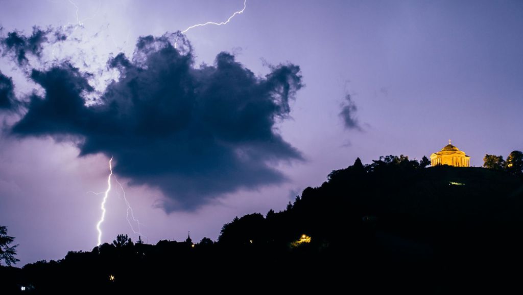 Warnung für Stuttgart: Unwettergefahr bis in die Nacht – erste Gewitter im Südwesten