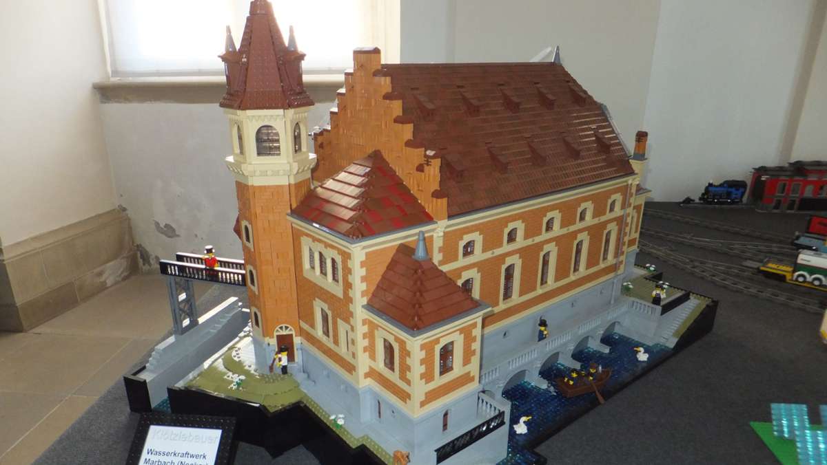  Simon Meyer setzt gerne größere Projekte mit Lego um. Sein neuestes Werk ist das alte Wasserkraftwerk aus Marbach für die Ausstellung der Klötzlebauer im Schloss in Ludwigsburg. 