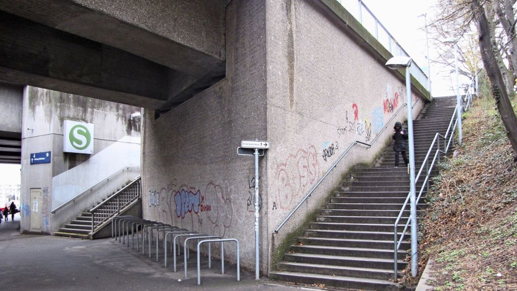 Stuttgart Bad Cannstatt: Kein Aufzug zur  S-Bahn-Haltestelle vorgesehen
