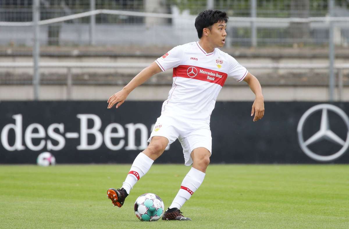 ... Wataru Endo spielen, der diese Rolle in der letzten halben Stunde gegen Freiburg sehr gut ausfüllte.