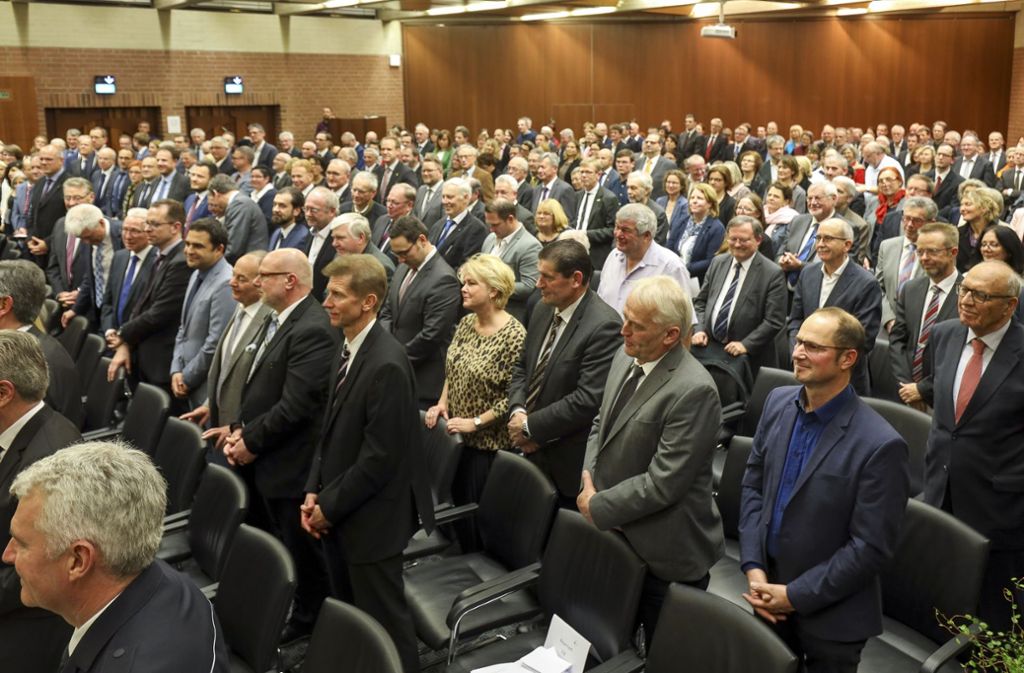 Kreistagsmitglieder bei Allgaiers Amtseinsetzung am 17. Januar 2020.