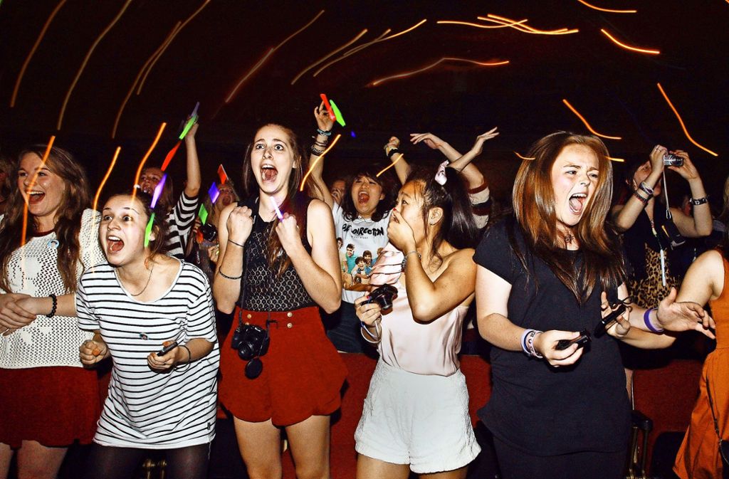 Fast wie in den 90ern: Heutzutage flippen weibliche Teenager bei Konzerten von One Direction völlig aus