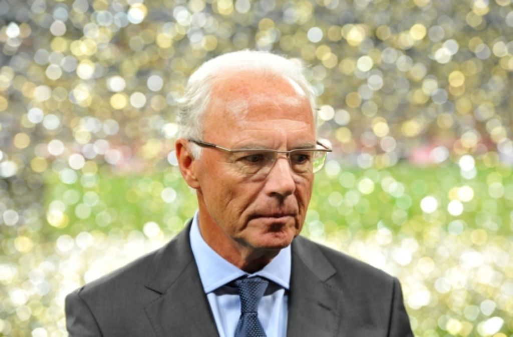 Auf Franz Beckenbauer kommen schwierige Wochen zu. Foto: dpa