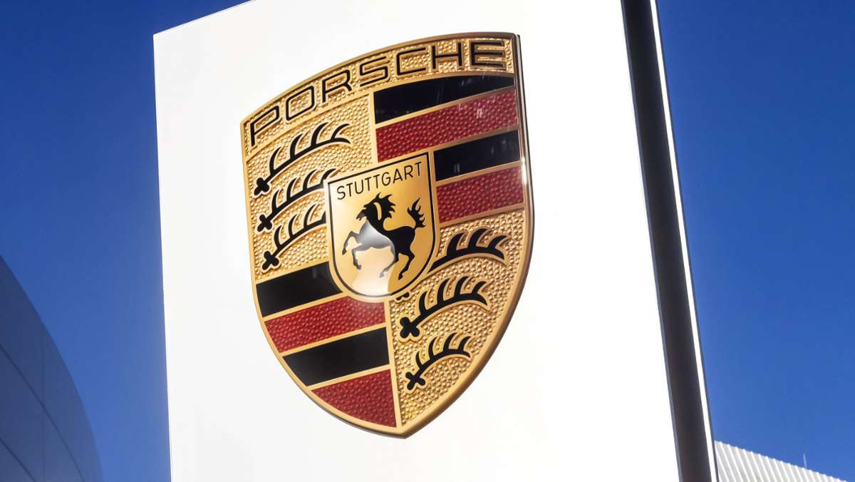 Atlantik: Frachtschiff mit 1100 Porsche an Bord brennt