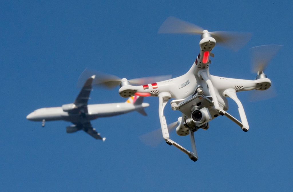Flugverbot Auch wenn die neue Drohne der ganze Stolz ist: Selbst wenn in vielen Museen das Fotografieren inzwischen erlaubt ist, so nicht mit Einsatz von Drohnen. Aber das versteht sich eigentlich von selbst.