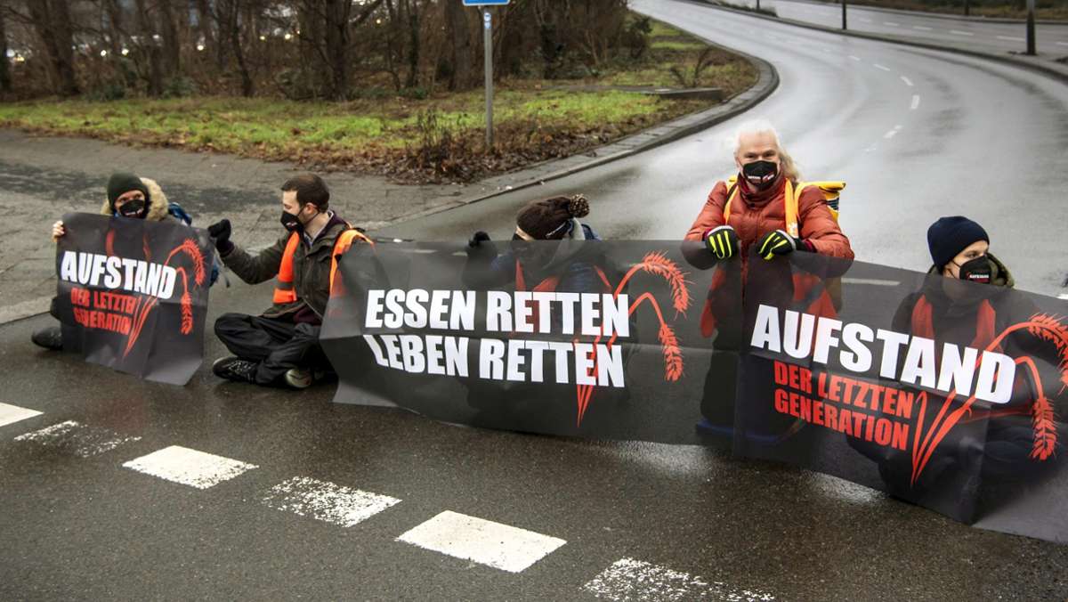 Straßenblockade in Stuttgart: Die Klimarebellen werden radikaler
