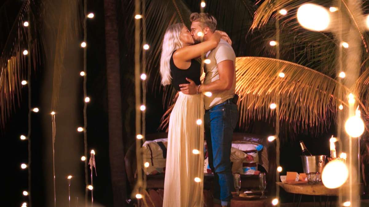Der Bachelor 2022: Dominik tanzt auf vielen Hochzeiten