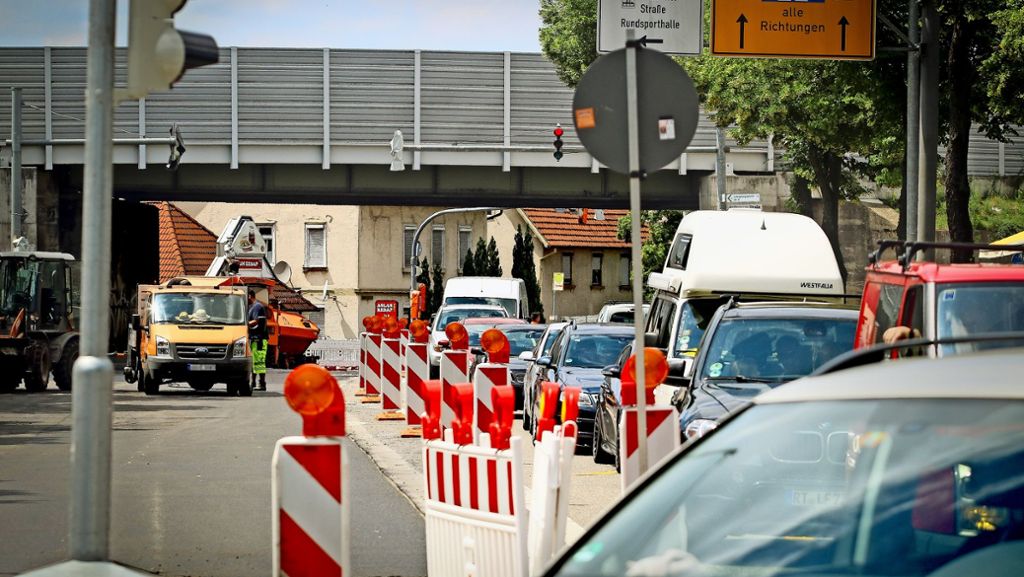 Ärger mit einer Dauerbaustelle in Ludwigsburg: Kilometerlange Staus für zwei Dezibel