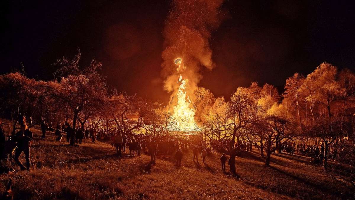 Osterfeuer in Berglen: Ein Ort kommt wieder zusammen