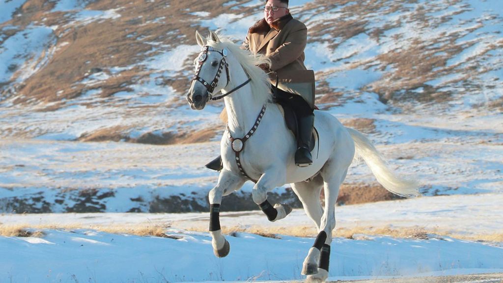 Kim Jong Un: Nordkoreas Machthaber reitet mit weißem Pferd auf heiligen Berg