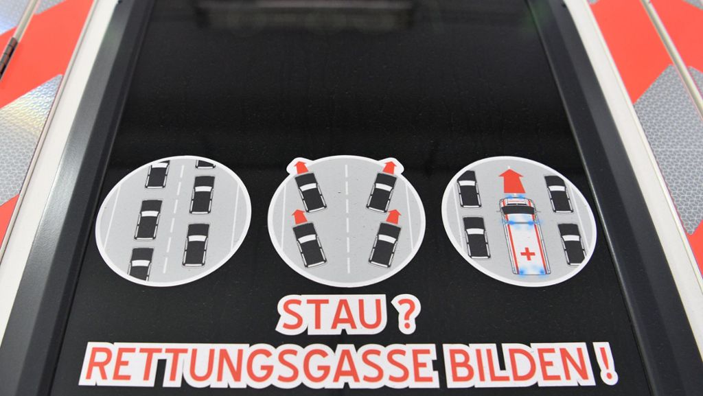 Verstöße auf Autobahn bei Stuttgart: Die Rettungsgasse ist noch nicht selbstverständlich