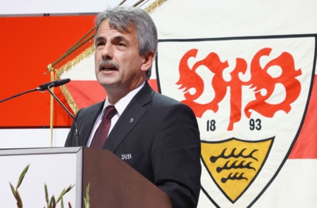 Der Präsident Gerd Mäuser will die VfB-Mitglieder überzeugen. Foto: Baumann
