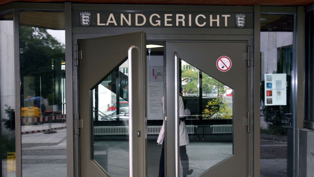 Landgericht Stuttgart: Widersacher  Messer in den Rücken gerammt