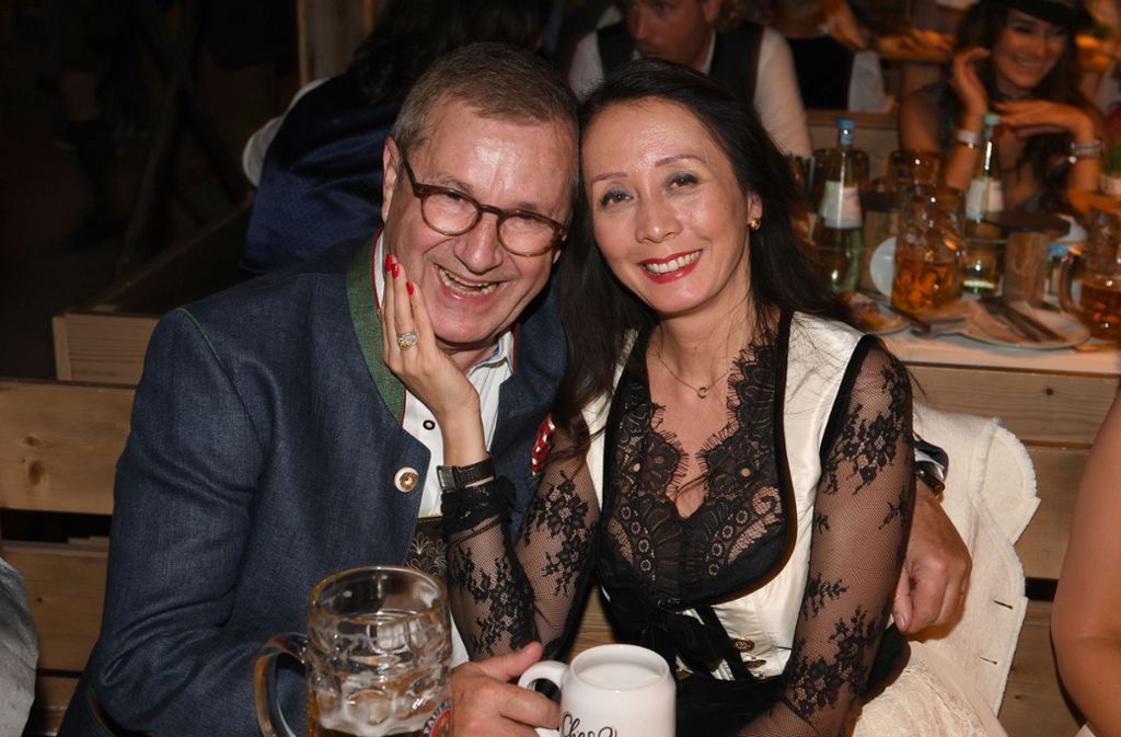 „Tagesschau“-Sprecher Jan Hofer besuchte mit seiner Frau Phong Lang das Käferzelt.