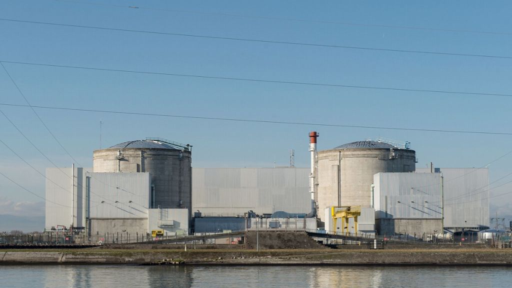 Der Betrieb im elsässischen Atomkraftwerk wird im Sommer nächsten Jahres eingestellt. Das hat der Betreiber mitgeteilt. Das Datum war zuvor allerdings mehrfach verschoben worden. 