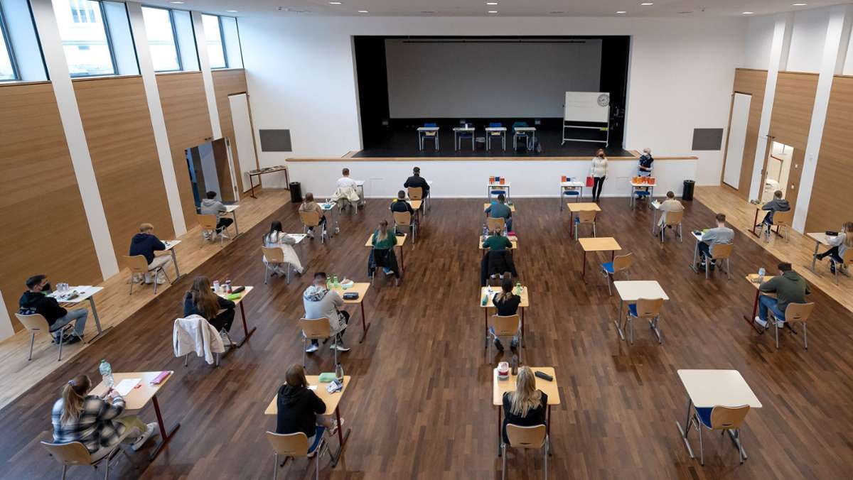 Baden-Württemberg: Abiturprüfungen beginnen – erneut unter Corona-Bedingungen