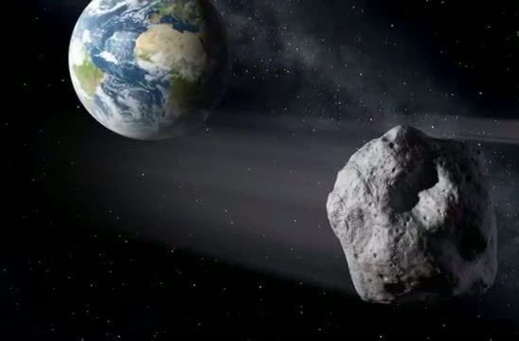2013: Am 15. Februar 2013 fliegt der Asteroid 2012 DA14 knapp 28 000 Kilometer an der Erde vorbei und kreuzt dabei die Bahn von Kommunikations- und Erdbeobachtungssatelliten.