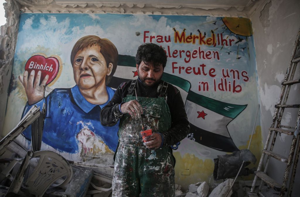 Nach ihrem negativen Corona-Test haben ihr zwei Graffiti-Künstler aus der Rebellenprovinz Idlib im Nordwesten des Bürgerkriegslandes...