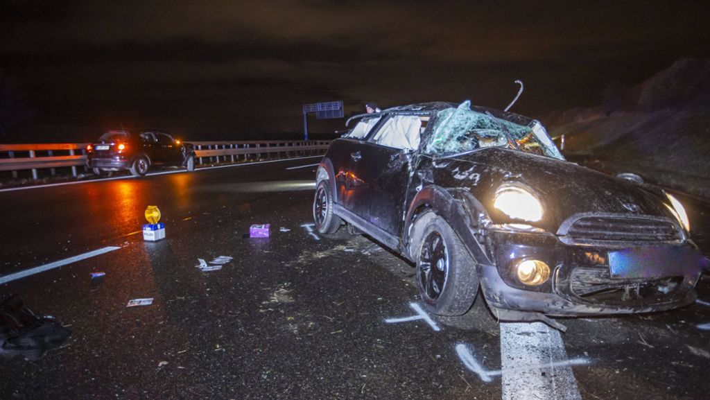 Unfall auf der A8 bei Plieningen: Fiat touchiert BMW – beide Autos geraten ins Schleudern