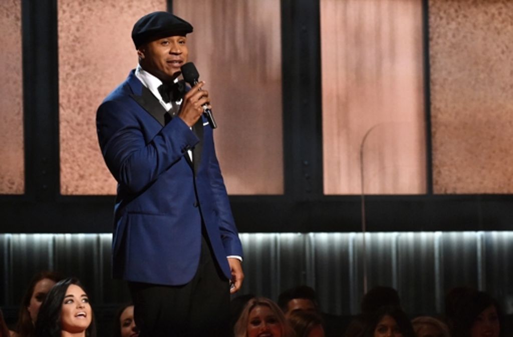 Bei der von Rapper LL Cool J moderierten Gala in Los Angeles wurden Grammys in mehr als 80 Kategorien vergeben. Über die Sieger entscheiden 13.000 Experten aus der Branche.