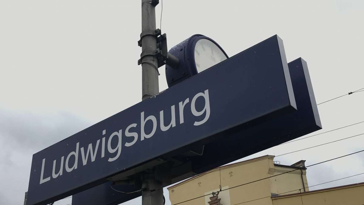 Vorfall am Ludwigsburger Bahnhof: Mann geschlagen und bespuckt