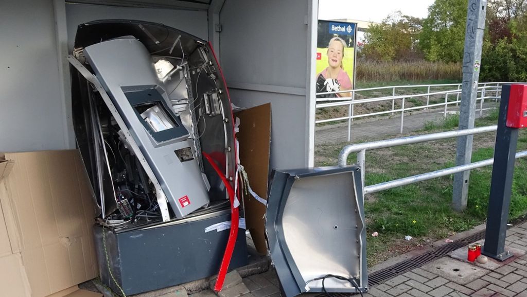 Nach Explosion von Fahrkartenautomat: Polizei nimmt zwei Verdächtige fest