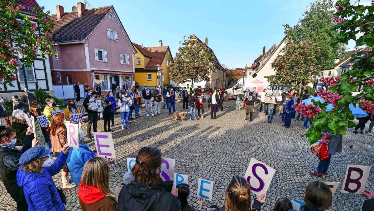 Demonstration in Ludwigsburg: Mahnwache setzt ein Zeichen  gegen Tierquälerei