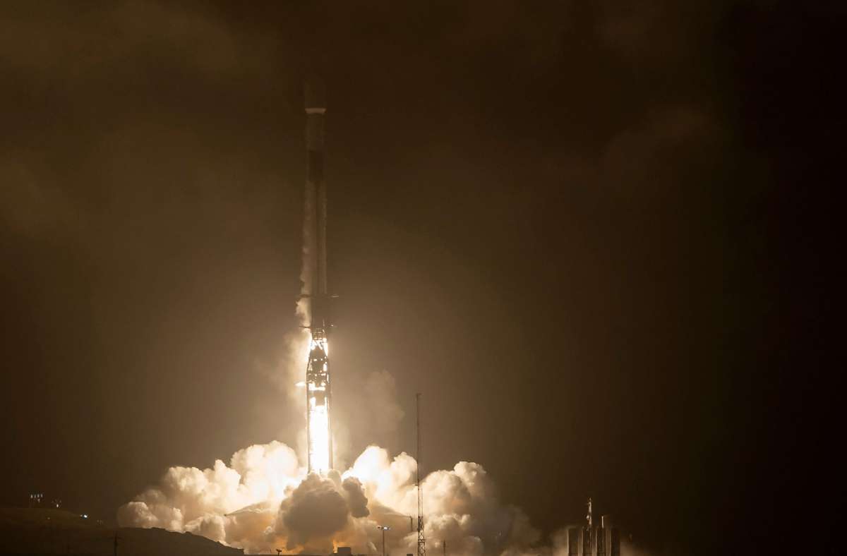 El cohete "Falcon 9" se lanzó al espacio con la sonda.  Foto: AFP / BILL INGALLS