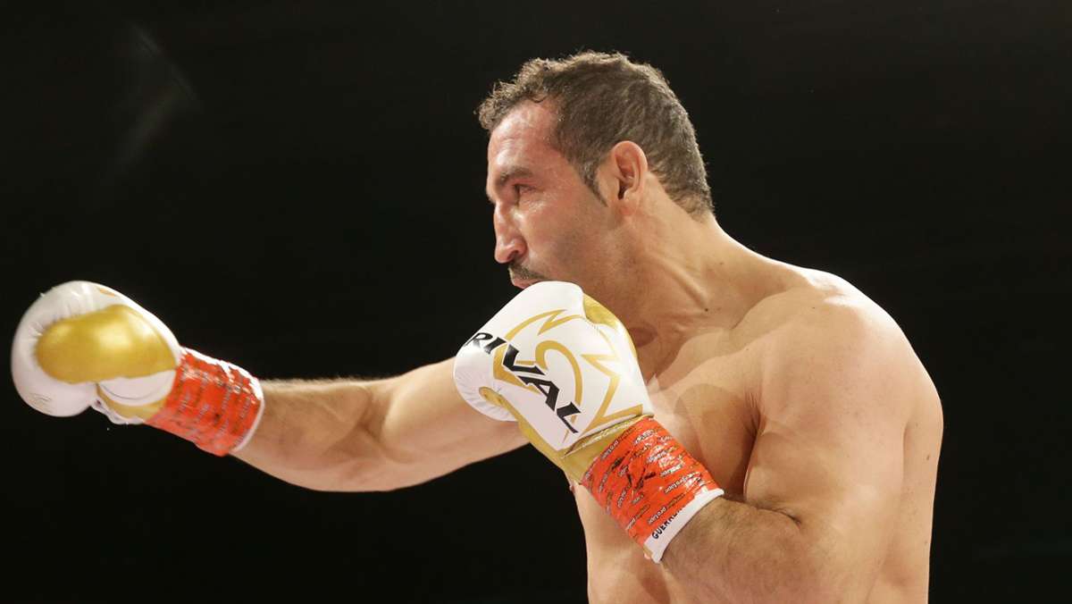  Der Göppinger Firat Arslan hat beweisen, dass er noch kein Fall für die Boxer-Rente ist. Am Samstag war der 50-Jährige seinem Gegner Ruben Acosta deutlich überlegen. 