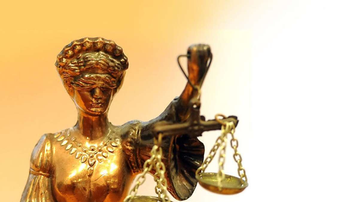 Urteil in Ulm: 60-Jähriger wegen Messerstichen auf Tochter zu langer Haft verurteilt