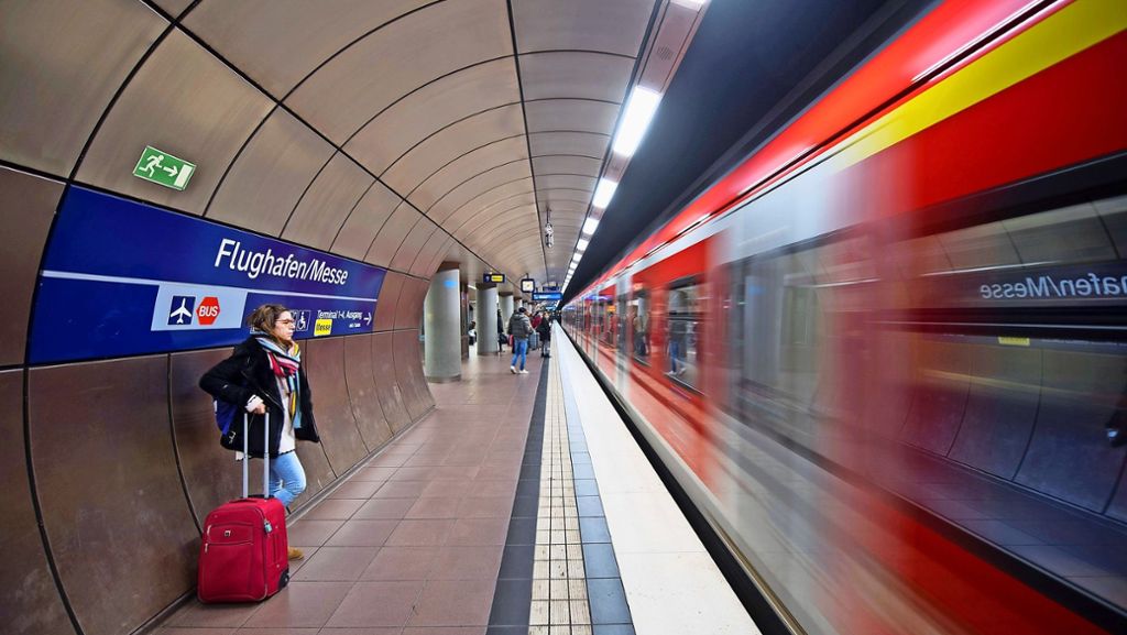 S-Bahn-Sperrung wegen Stuttgart 21: Verkehrsminister Hermann will Interimshalt am Flughafen