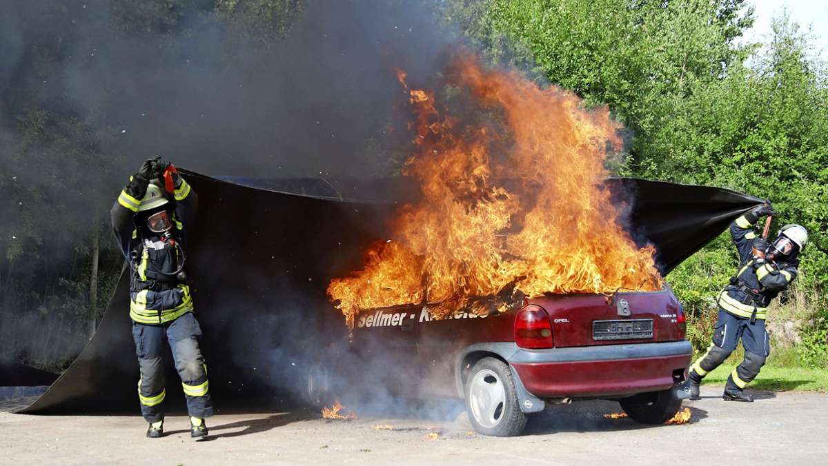 Wie gefährlich ist das Laden eines E-Autos?: Was passiert, wenn der Akku brennt
