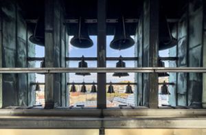Glocken auf dem Rathausturm läuten zu ungewohnter Zeit