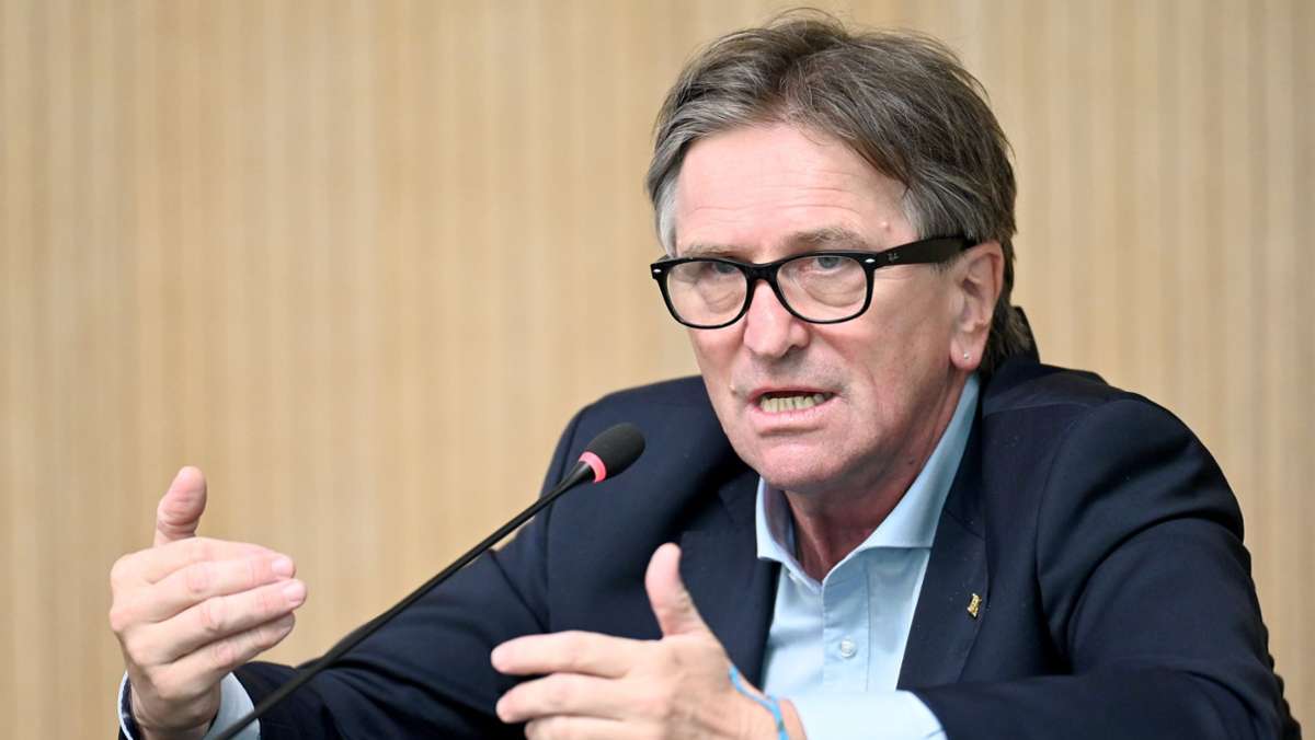 Etatberatungen in Baden-Württemberg: Haushälter rügen einen Minister
